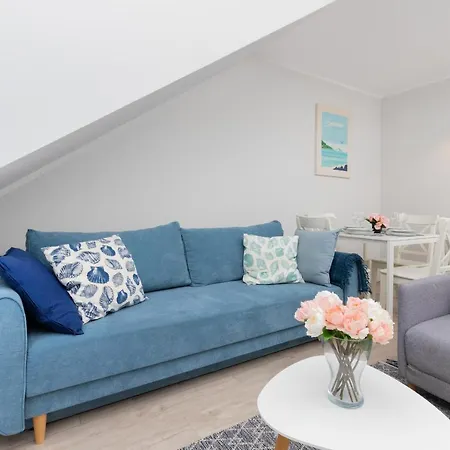 Bright Offshore In With Furnished Balcony And Parking By Renters * Debki