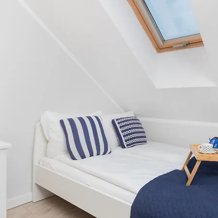 Appartamento Bright Offshore In With Furnished Balcony And Parking By Renters Debki