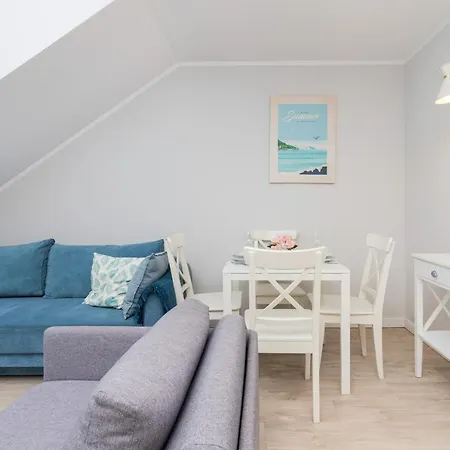 Bright Offshore In With Furnished Balcony And Parking By Renters Appartamento *