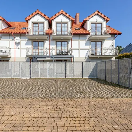 Bright Offshore In With Furnished Balcony And Parking By Renters